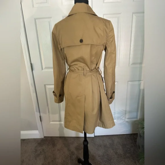 Banana Republic Factory Tan Women's Trench Coat - Picture 7 of 11